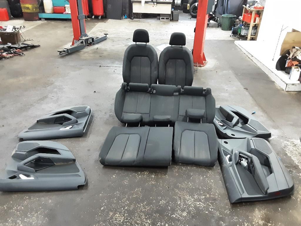 INTERIEUR COMPLET Audi A3 Sportback (8YA) (01-2019/-), Mevr. I. Hauben, Audi, Utilisé, Rue de l'Espoir 34 34
4030  GRIVEGNÉE, BE