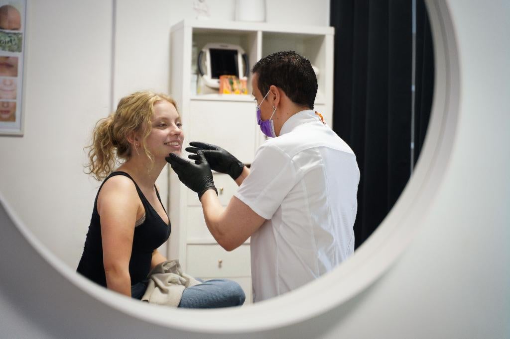 Soin visage professionnel, Enlèvement, Neuf, Tout le visage, Soins