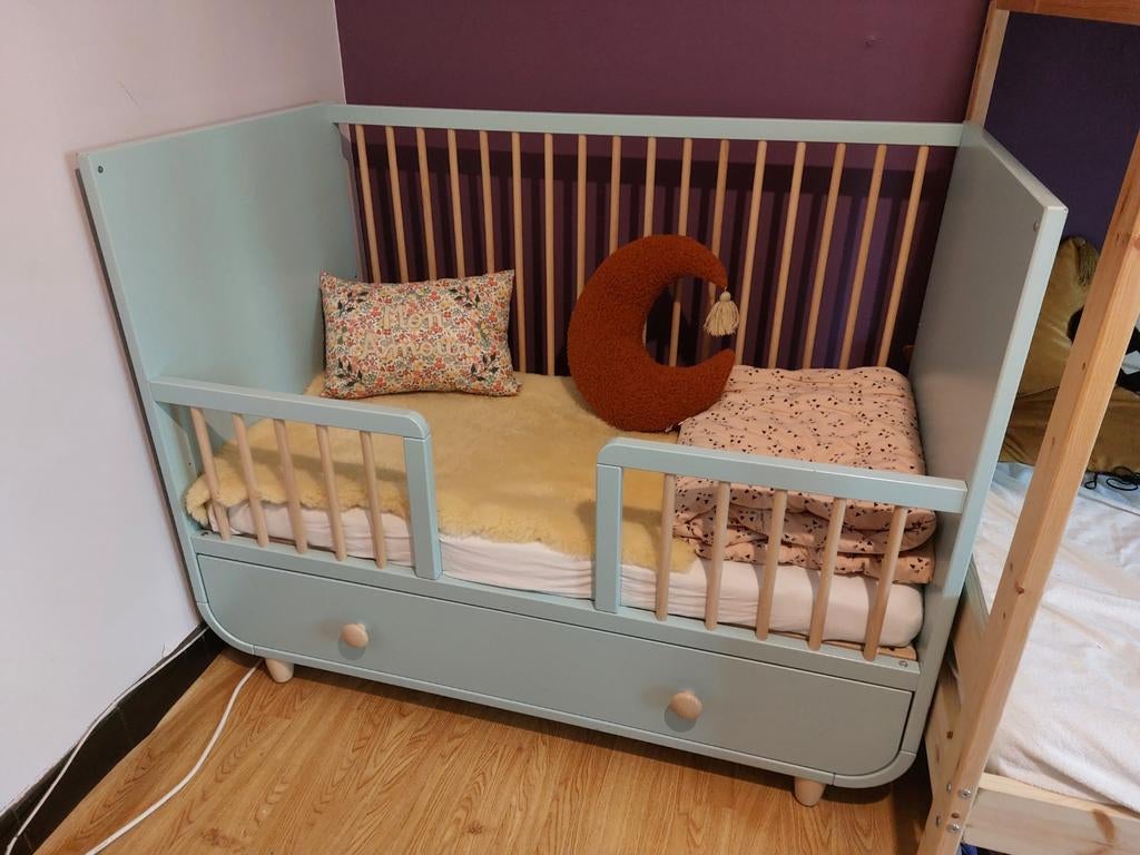 Ikea babybed MYLLRA (meegroei kinderbed met lade), Kinderen en Baby's, Babywiegjes en Ledikanten, Ophalen