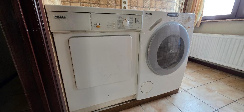 Miele Wasmachine en Droogkast, Ophalen, Gebruikt, Voorlader, 85 tot 90 cm