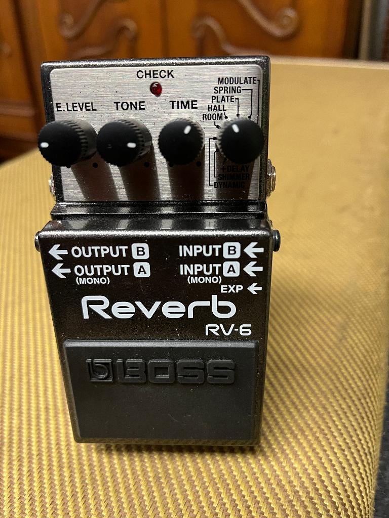 PEDALE REVERBE BOSS, Enlèvement, Neuf, Guitare électrique