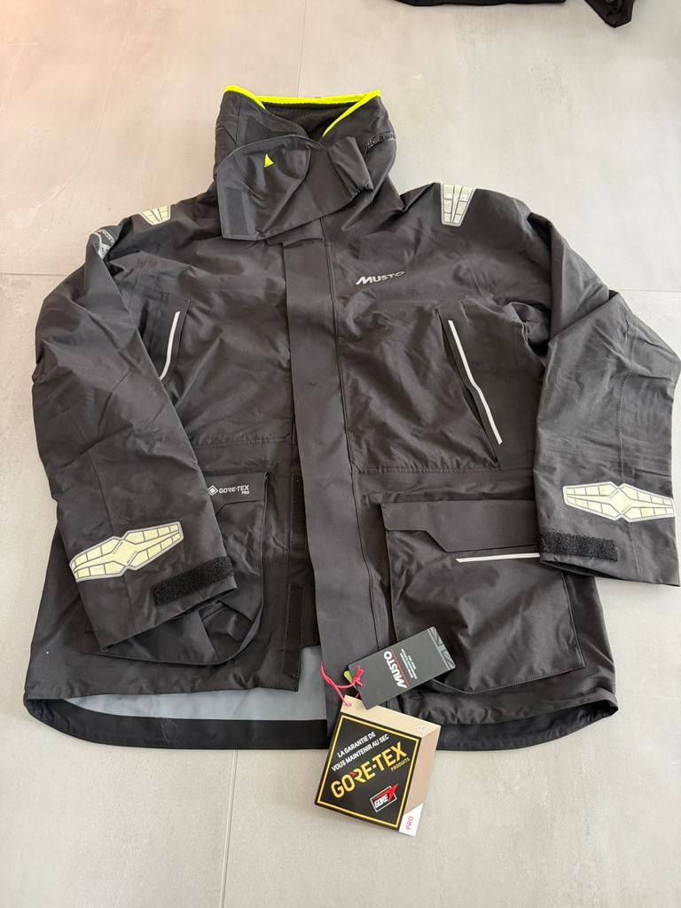 Musto MPX GTX PRO OFFSHORE JACKET 2.0 NIEUW, Caravans en Kamperen, Regenkleding, Ophalen, Nieuw, Regenjas, Heren