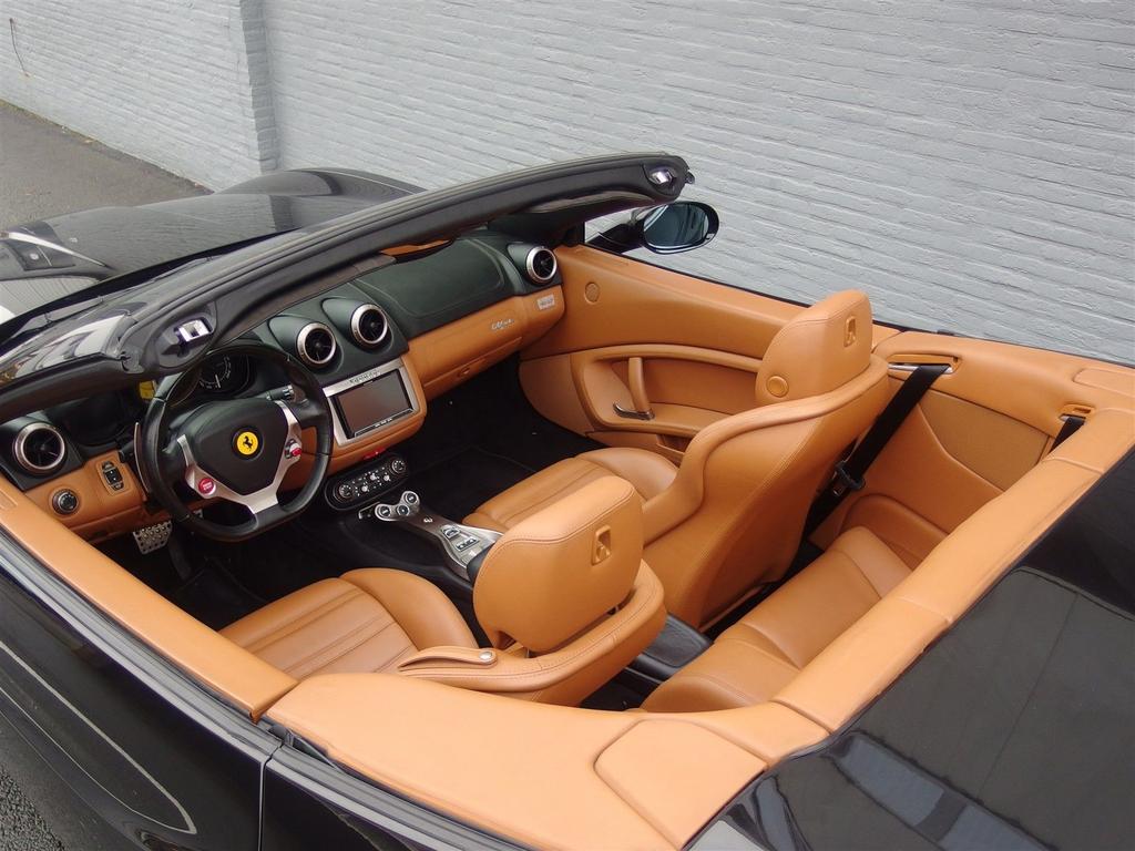 Ferrari California  2010 Zeer Mooi / Europees / BTW AUTO, Auto's, Automaat, Beige, Zwart, Bedrijf