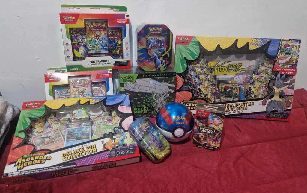 Des boîtes, des boîtes et des lots Pokémon sont disponibles , Enlèvement, Neuf