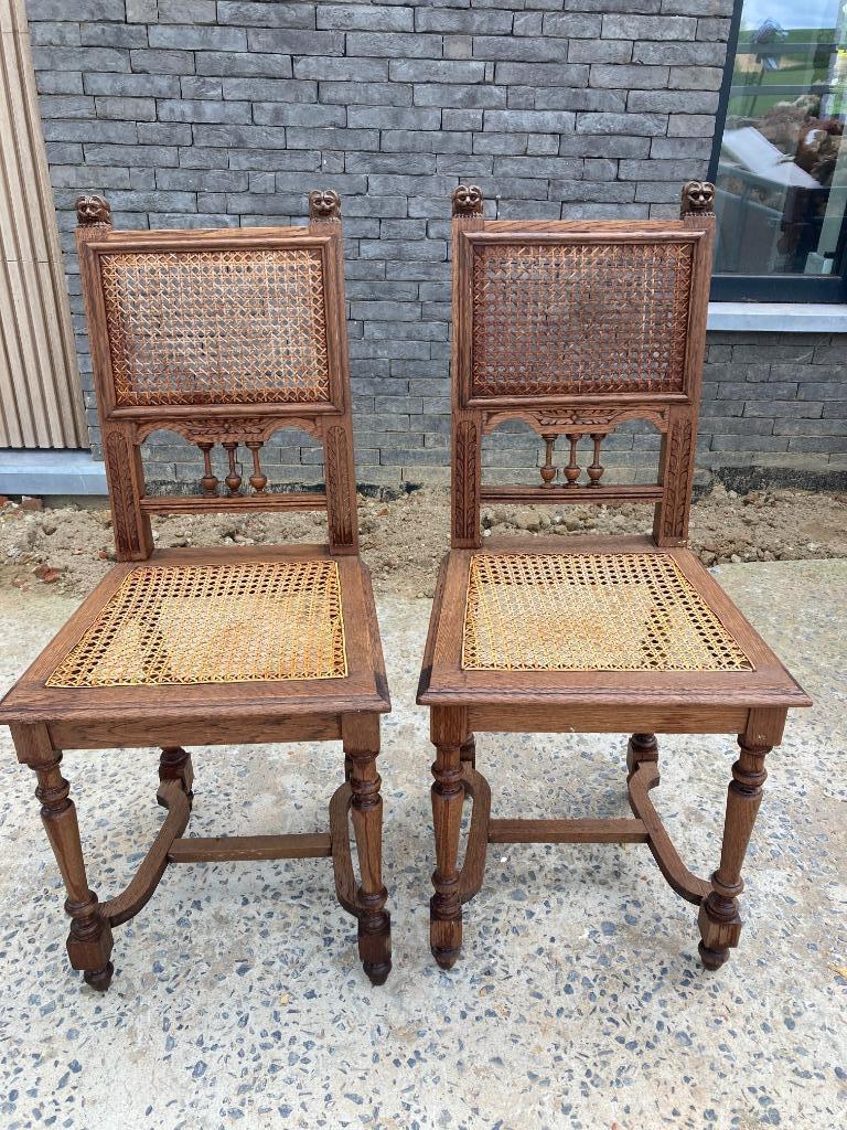 Stoelen van hout, Ophalen