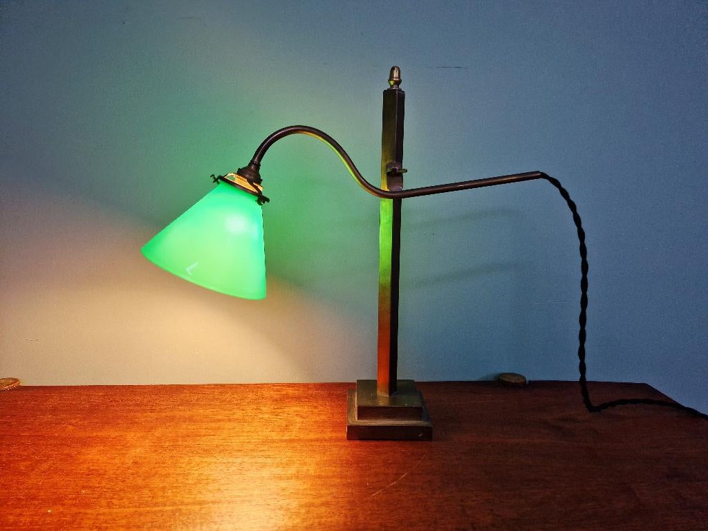 Lampe de bureau en bronze et opaline verte, années 1920, Enlèvement ou Envoi