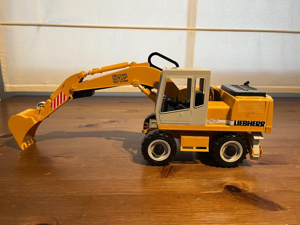 Graafmachine Liebherr van Bruder, Kinderen en Baby's, Ophalen, Gebruikt