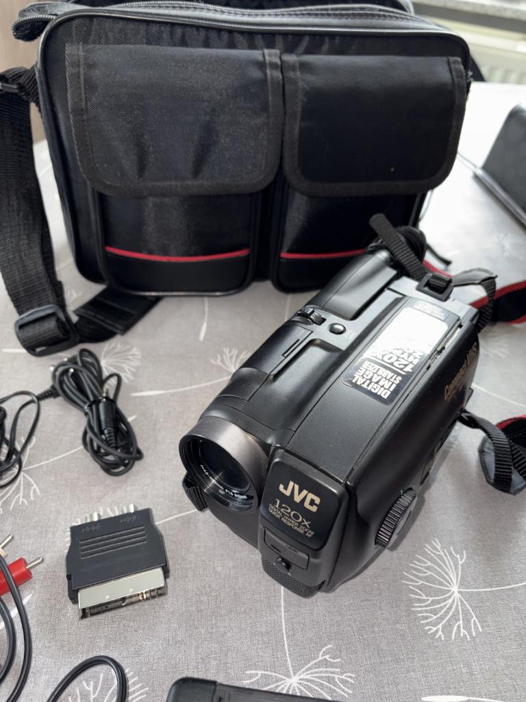 JVC GR-AX600 Compact VHS video camera 120x zoom, TV, Hi-fi & Vidéo, Caméscopes numériques, Comme neuf, Caméra, Autres types, JVC