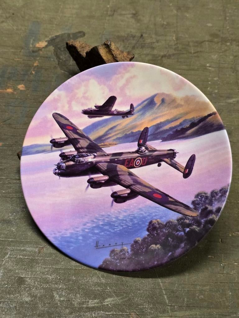 Bord "Low over the lake" limited edition, Verzamelen, Militaria | Tweede Wereldoorlog, Ophalen