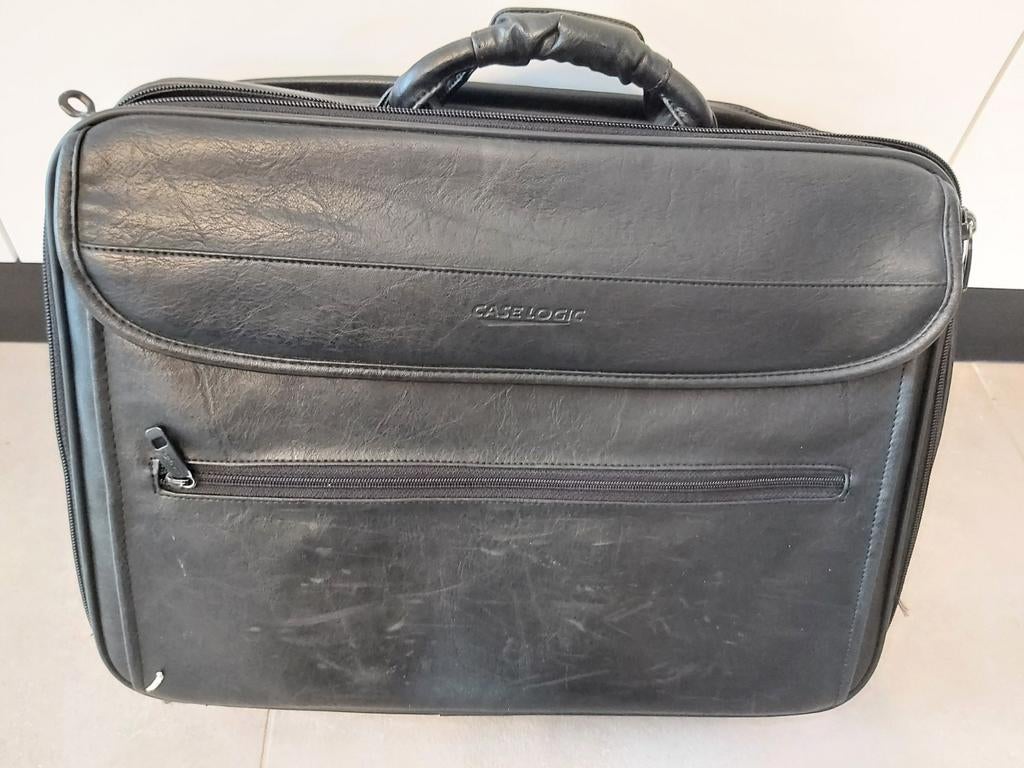 Case Logic computerkast zwart, Ophalen of Verzenden, 17 inch of meer, Zo goed als nieuw, Schoudertas