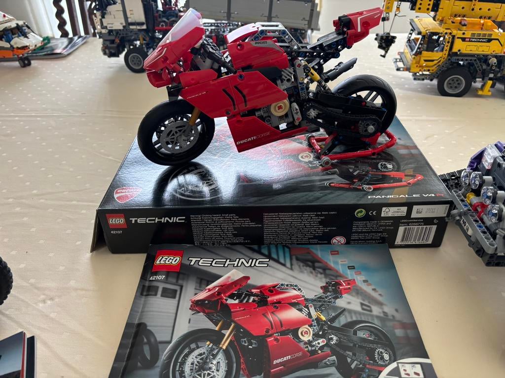 LEGO Technic Ducati Panigale V4 R - 42107, Ophalen, Zo goed als nieuw