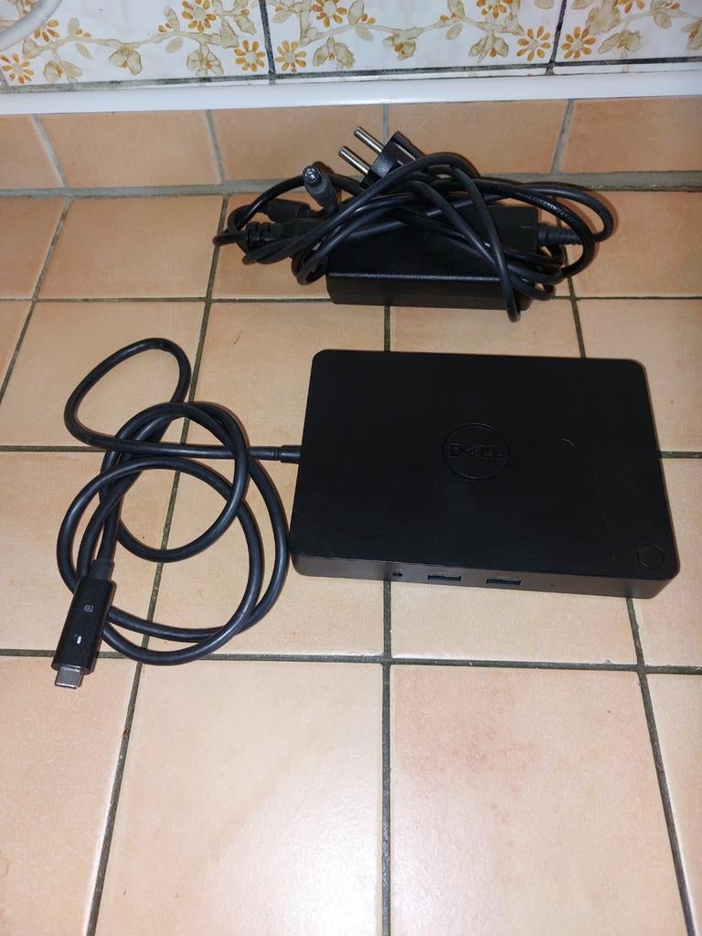 Dell WD15 docking station in zeer goede staat, Computers en Software