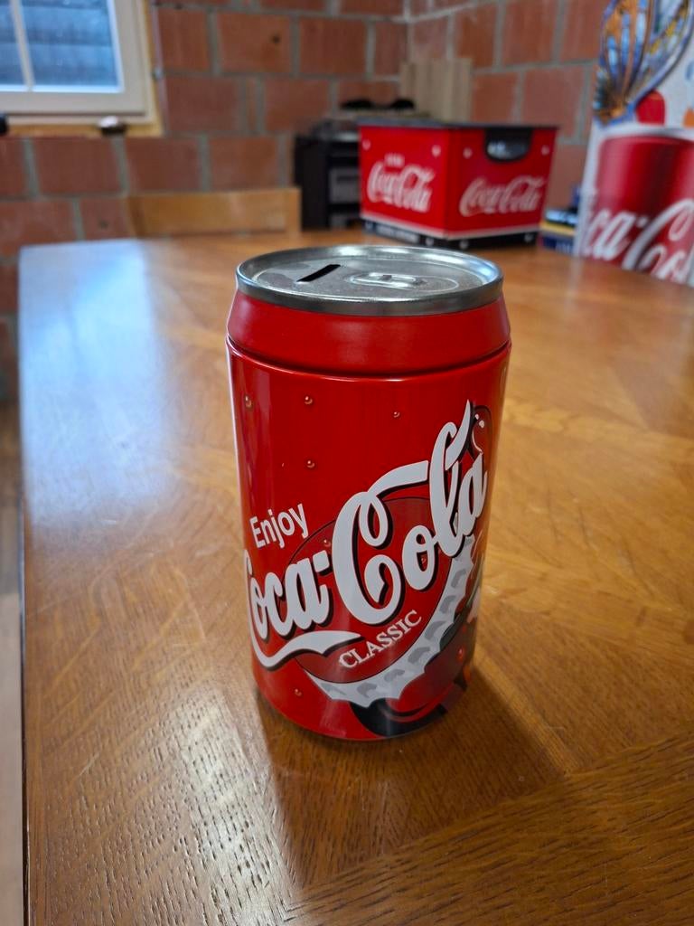 Coca Cola spaarpot, Verzamelen, Spaarpotten, Nieuw, Overige thema's, Metaal of Blik, Ophalen of Verzenden
