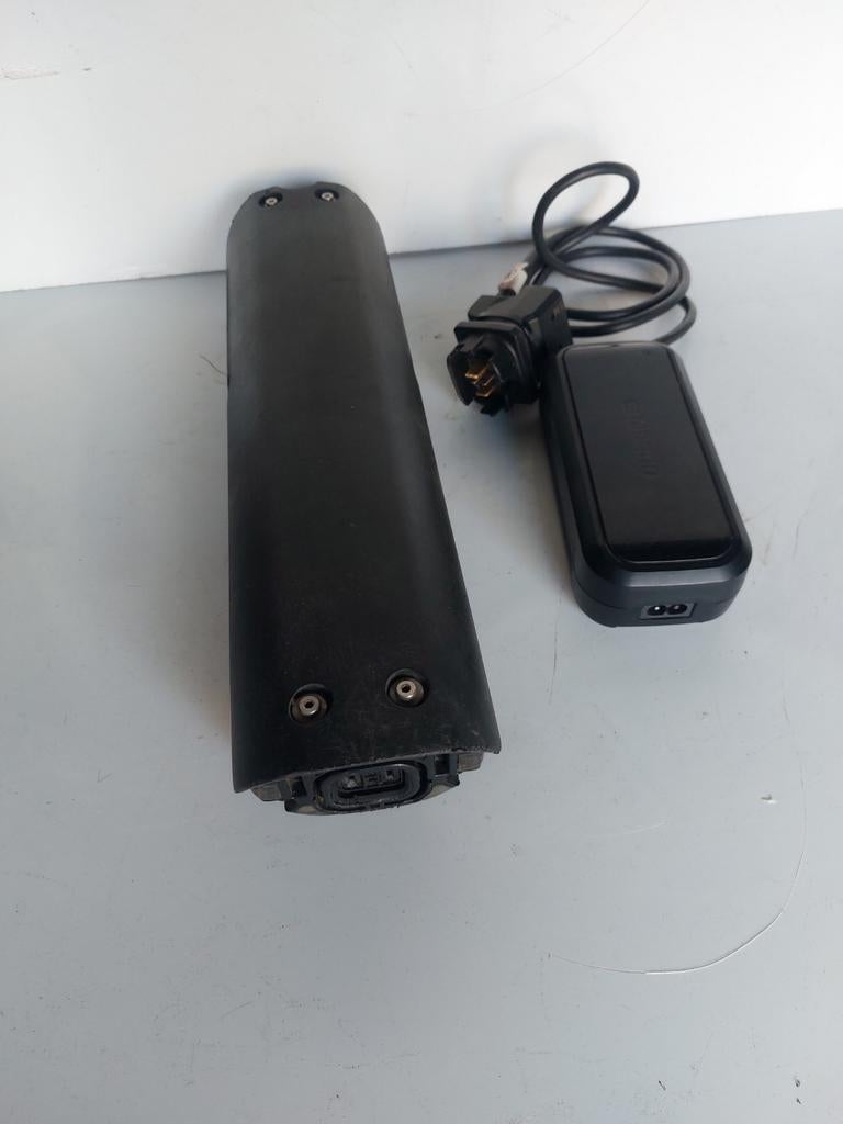 Batterie shimano pour vélo électrique.  Modèle BT-E8035, Enlèvement, Utilisé