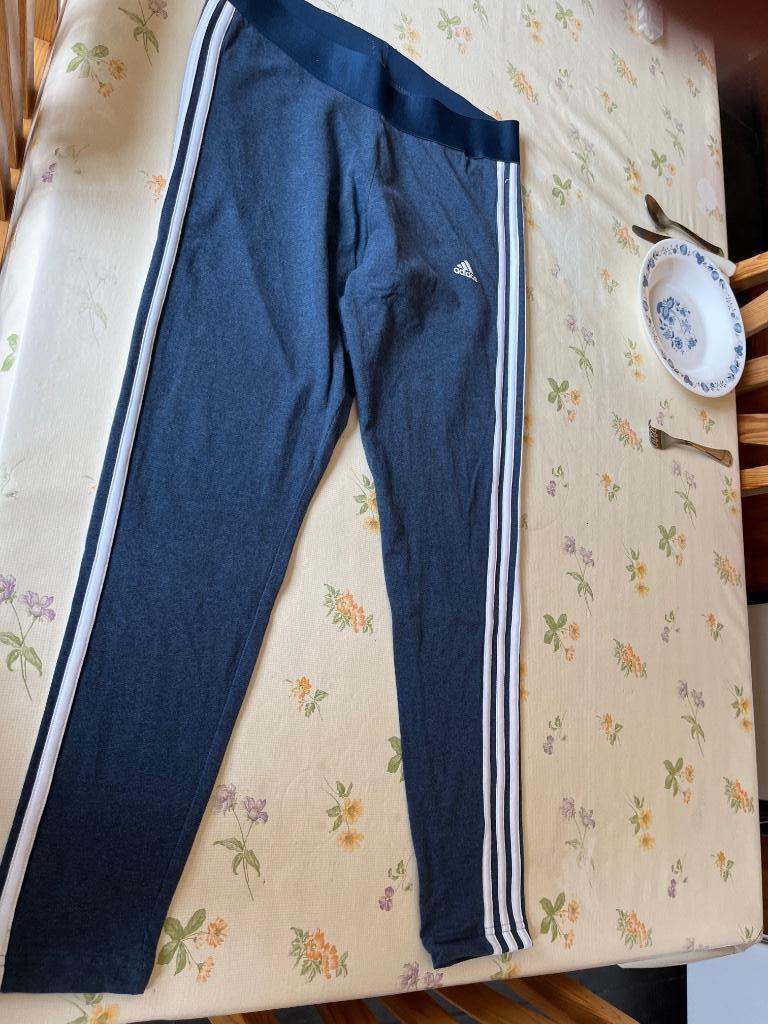 Adidas Broek - maat L, Kleding | Dames, Adidas, Ophalen of Verzenden, Zo goed als nieuw, Maat 42/44 (L)