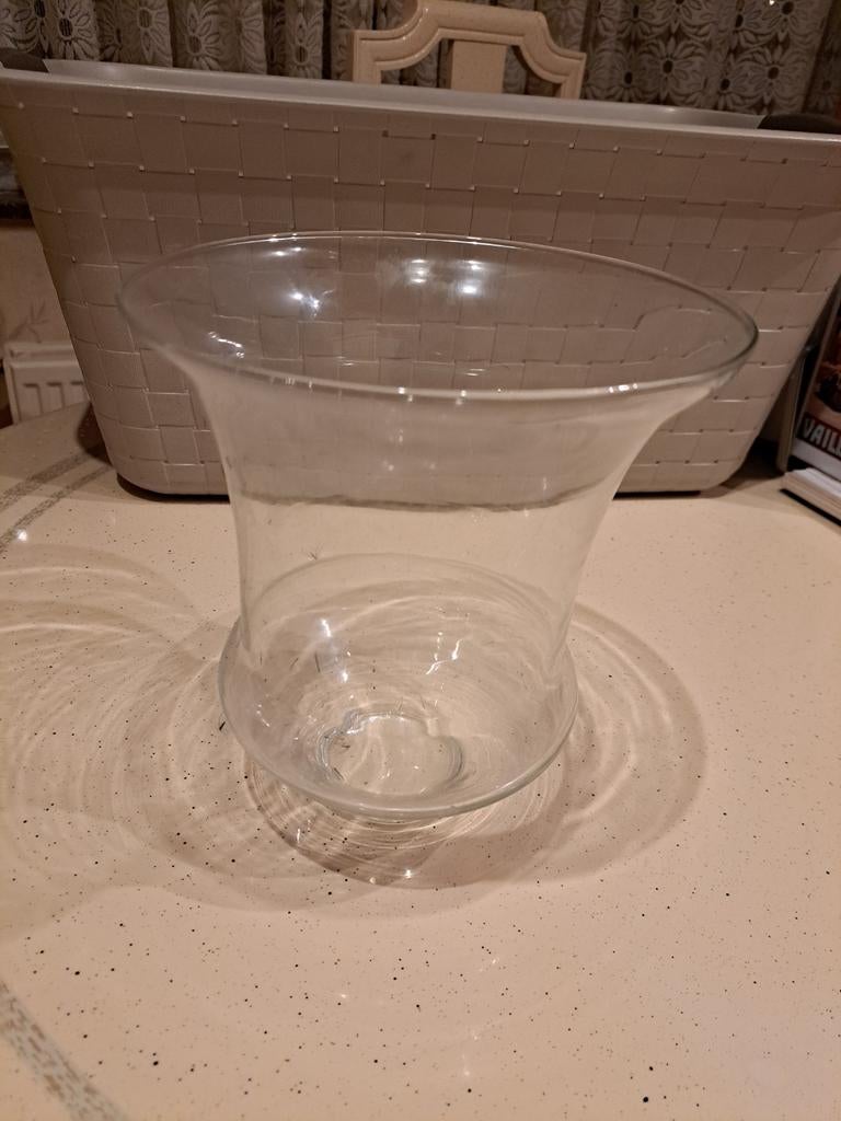 Vase, Enlèvement ou Envoi