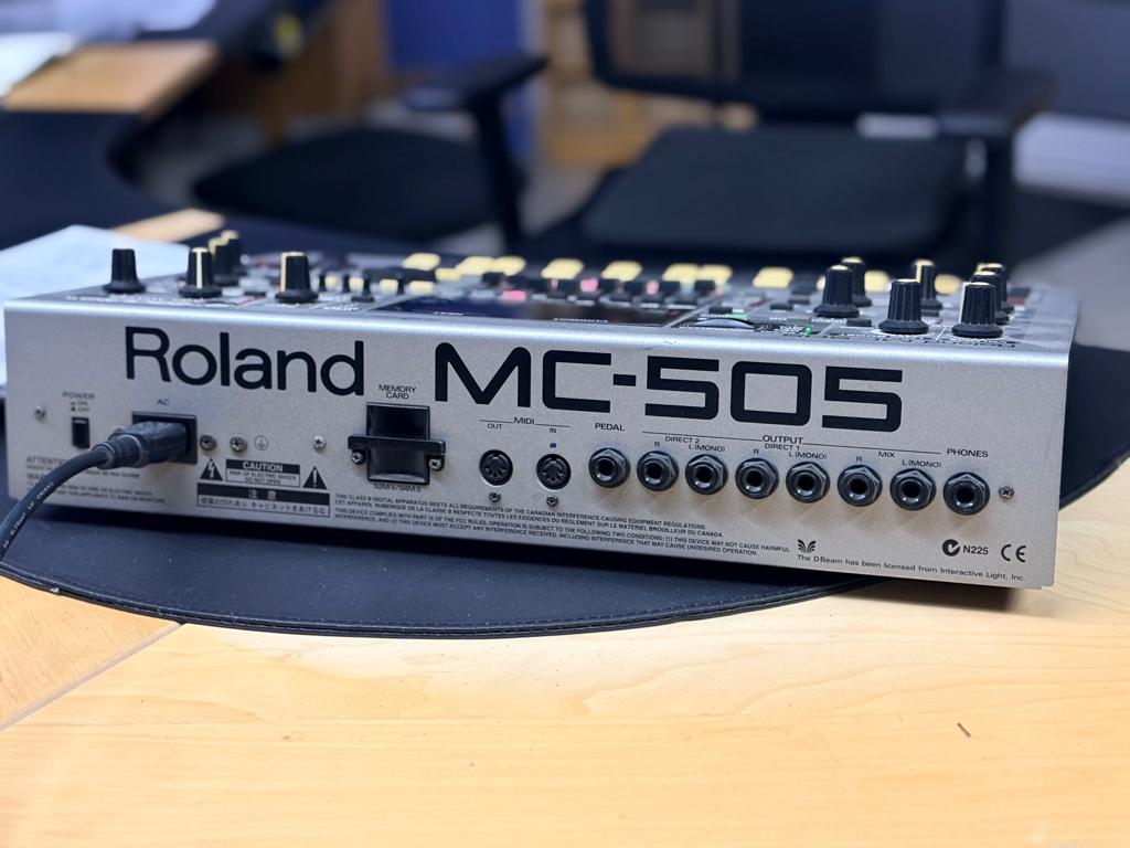 Roland MC505 Groovebox / sequencer / sound module, Muziek en Instrumenten, Synthesizers, Ophalen of Verzenden, Gebruikt, Overige aantallen
