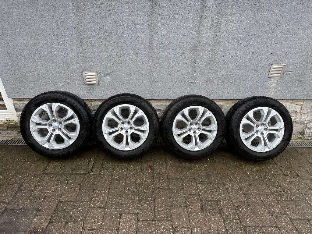 Jantes origine Discovery Sport avec pneus hiver, Pneus et Jantes, Pneus hiver, Véhicule tout-terrain, 19 pouces