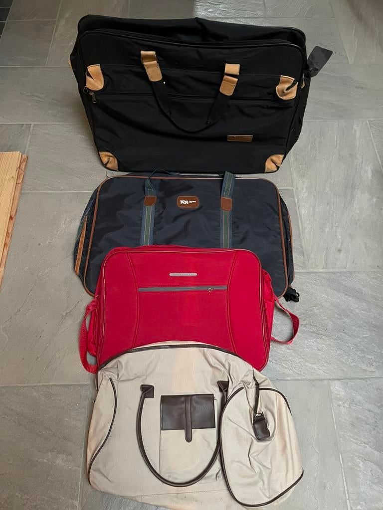 Valiezen reistassen, Bijoux, Sacs & Beauté, Sacs | Sacs de voyage & Petits Sacs de voyage, Enlèvement, Comme neuf