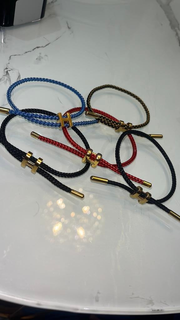 Armbandjes, Ophalen, Zo goed als nieuw