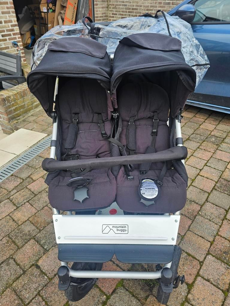 Mountain buggy duet met draagmand en regenhoes, Enfants & Bébés, Jumeaux & Naissances multiples, Enlèvement