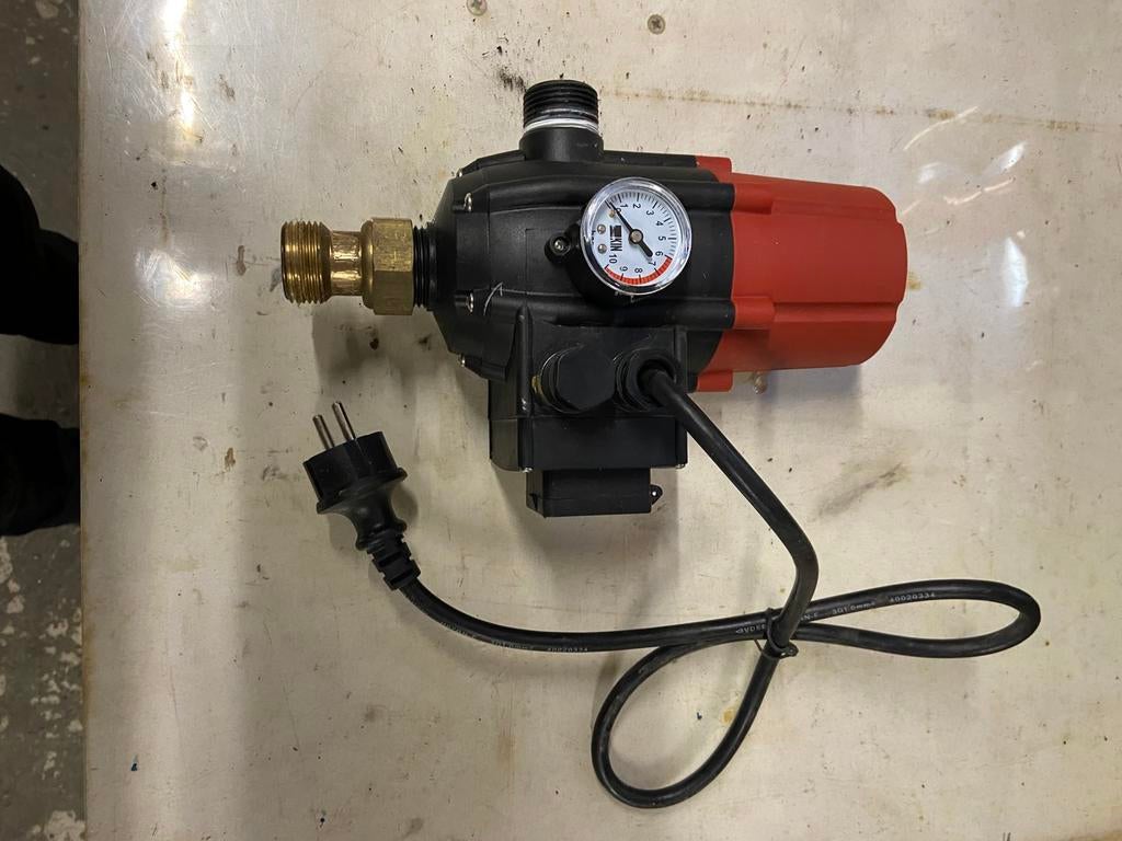Leader pumps Pumpcontrol drukregelaar, Tuin en Terras, Ophalen of Verzenden, Zo goed als nieuw, Elektrisch