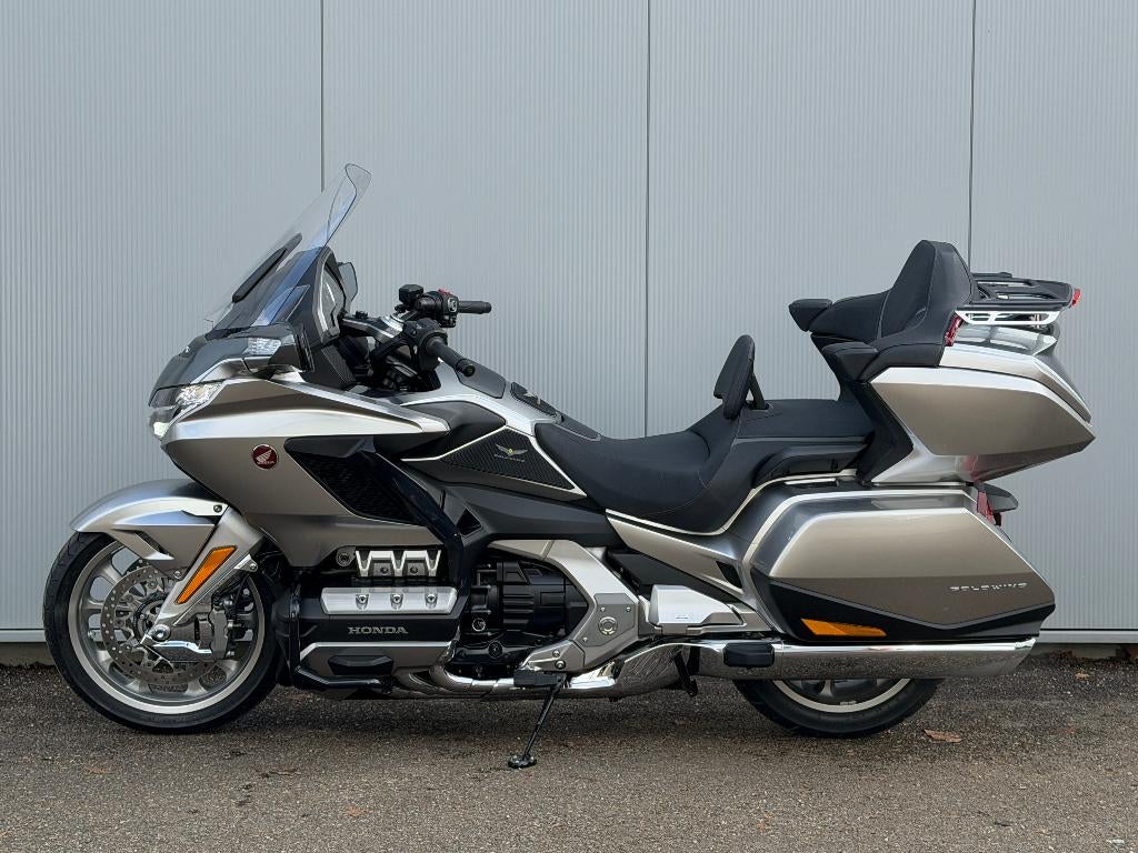 Honda GL 1800 Goldwing Tour Deluxe/intégrale/2024 - 5000 km, Permis Moto A, Tourisme, Entreprise, Automatique