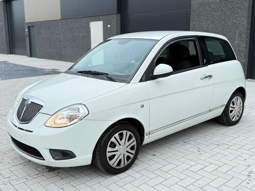 Lancia Ypsilon - 1.3 benzine - Euro 5 - Airco, Auto's, Euro 5, Stof, Zwart, Bedrijf