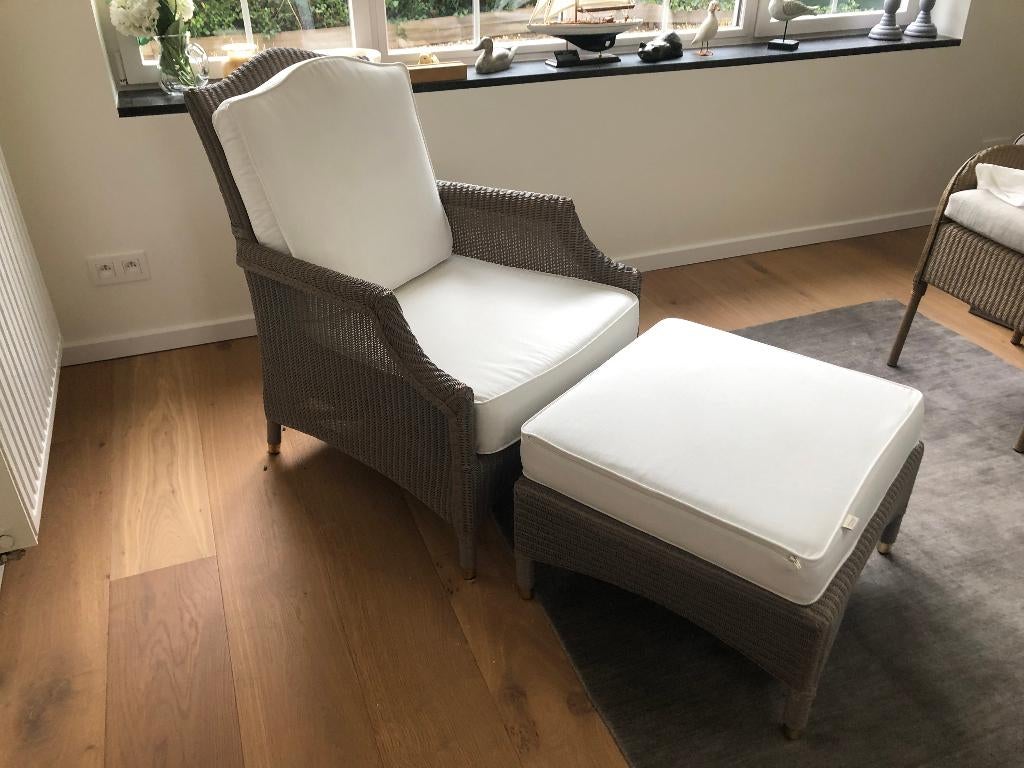 Fauteuil "Vincent Sheppard" et son repose-pieds, Enlèvement