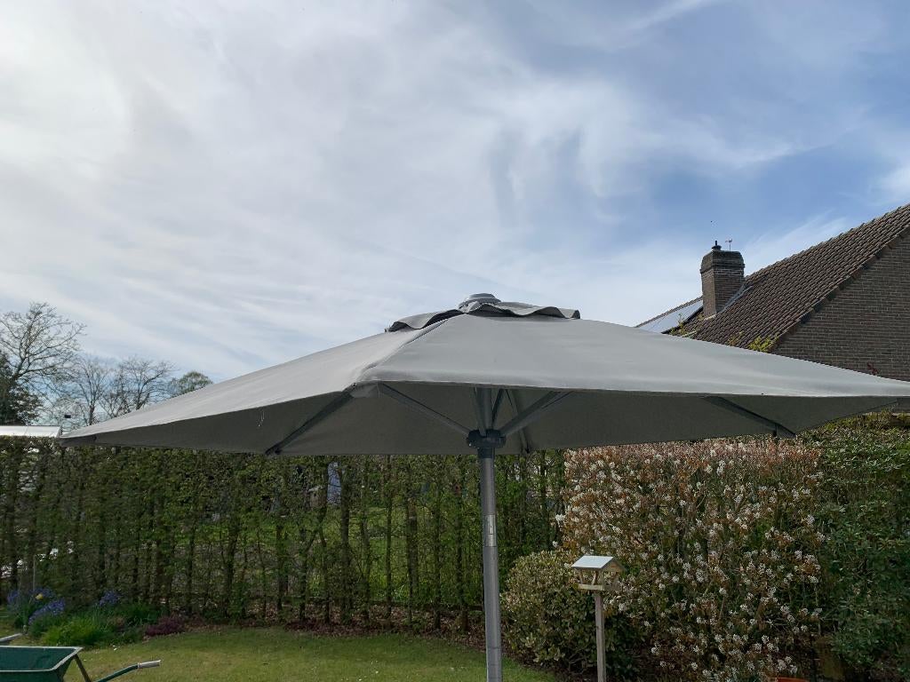 Kleine parasol diameter 2 meter, ideaal voor klein terras, Jardin & Terrasse, Parasols, 1 à 2 mètres, Enlèvement, Utilisé, Inclinable