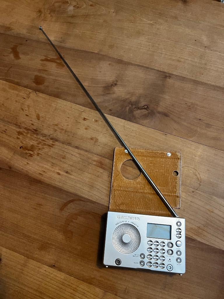 Vends radio AM/FM Grunding, TV, Hi-fi & Vidéo, Enlèvement ou Envoi, Utilisé, Radio