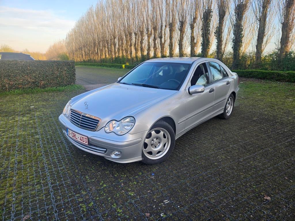 Mercedes C200 Automatique 138 000 km, Autos, Argent ou Gris, Achat, Entreprise, Boîte manuelle