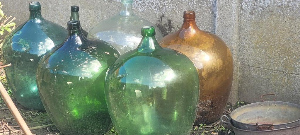 Oude jeanne damme flessen, Ophalen