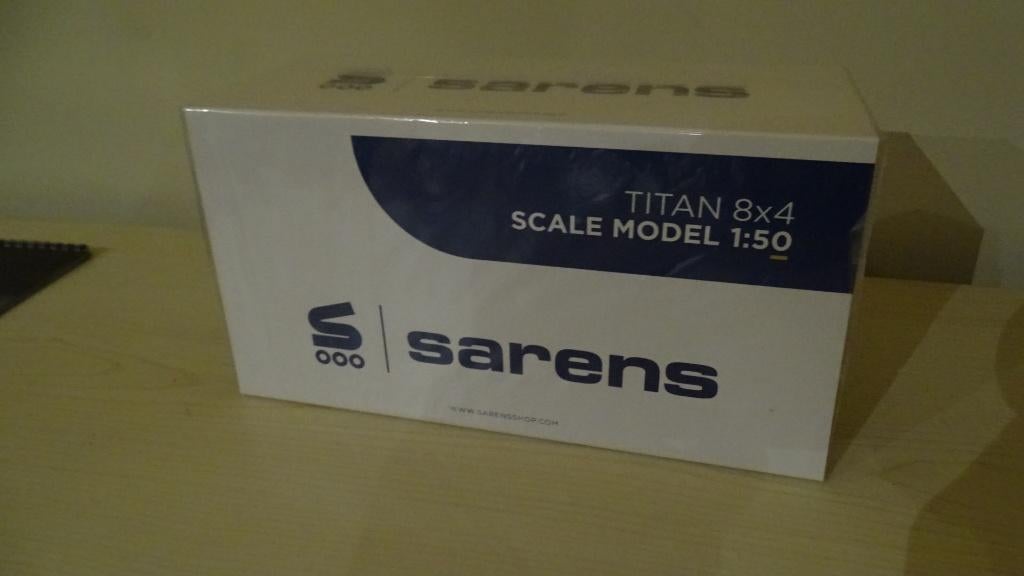 Camion de transport lourd Titan de Sarens Nouveau en OVP, Enlèvement ou Envoi, Neuf, Bus ou Camion, Autres marques