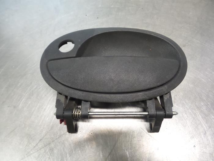 Poignée portière 4portes avant gauche d'un Opel Meriva (Me, -, Opel, 3 mois de garantie, Utilisé