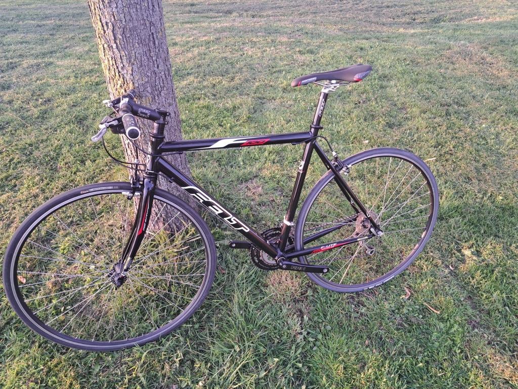 Vélo de route Felt F100, Shimano Sora 24 vitesses, taille 54, Enlèvement