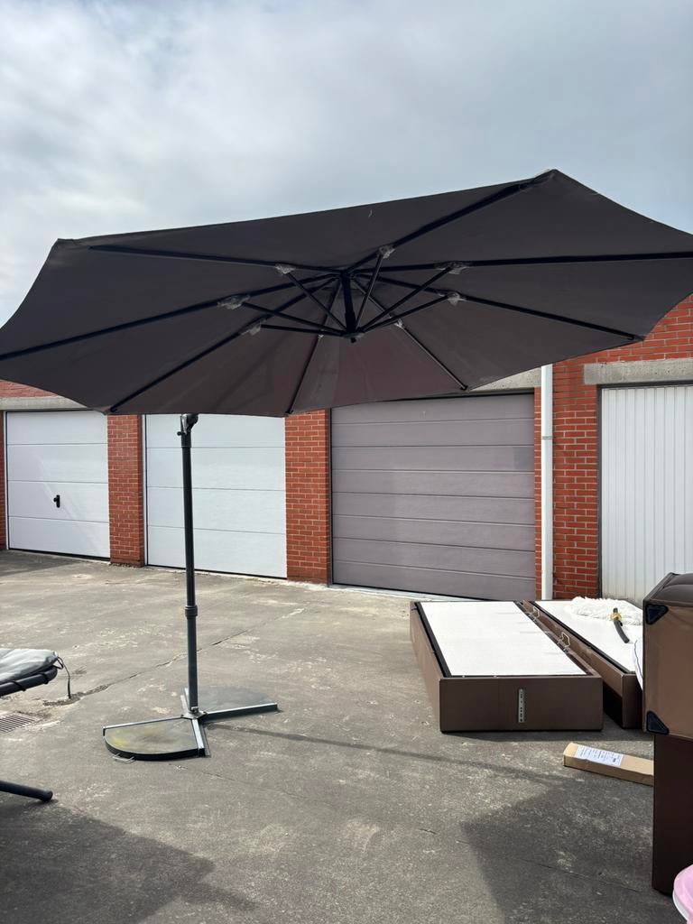 Grote parasol  zo goed als nieuw, Tuin en Terras, Ophalen, Waterdicht