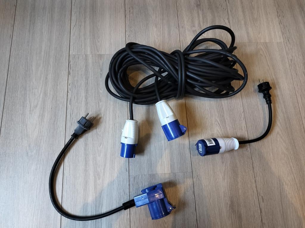 Kit de câbles d'alimentation pour camping-cars, Caravanes & Camping, Caravanes & Camping Autre, Enlèvement ou Envoi, Utilisé