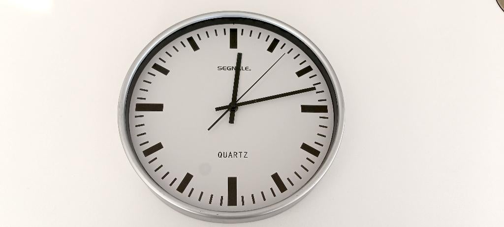 mooie zilveren wandklok, Huis en Inrichting, Ophalen, Gebruikt, Wandklok