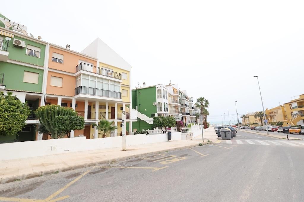 Appartement te koop in Torrevieja. Op 250 meter van de zee!, Immo, Spanje, 50 m², Stad, Appartement
