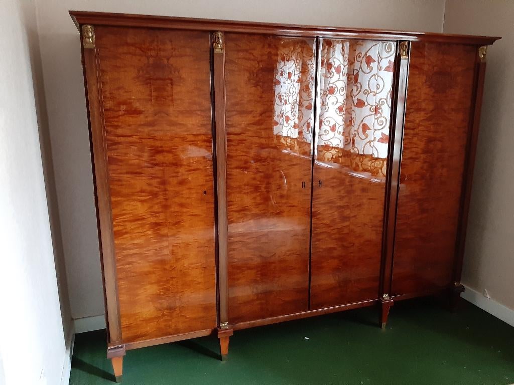 Ensemble garde robe, commode et table de chevet en acajou, Enlèvement, Utilisé, Autres essences de bois