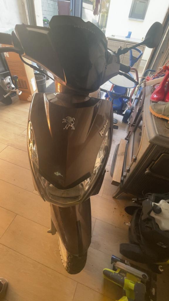 Peugeot kisbee classe a.   A échange ou vendre, Vélos & Vélomoteurs, Scooters | Piaggio, Enlèvement ou Envoi, Comme neuf