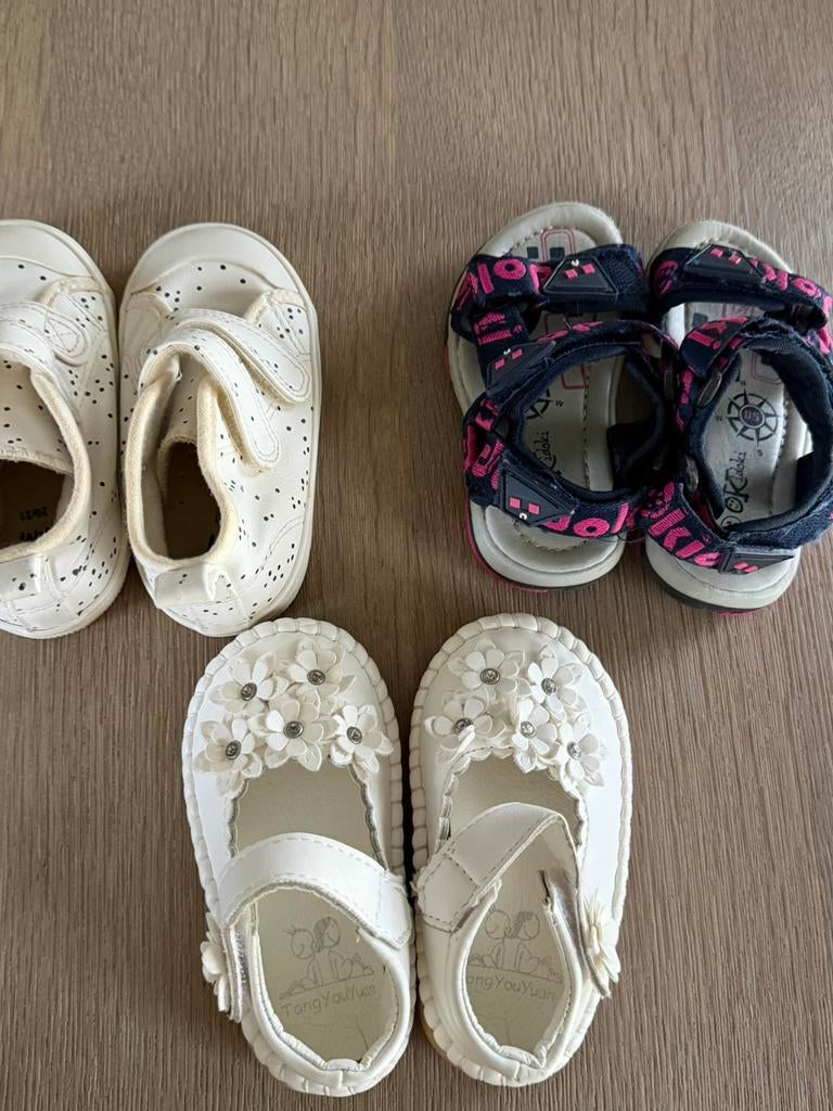 3 paar nieuwe en nieuwstaat baby schoentjes(22), Ophalen, Schoentjes, Meisje, Zo goed als nieuw