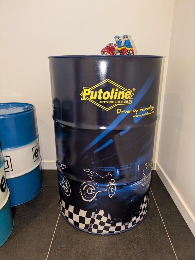 Olievat putoline, Enlèvement