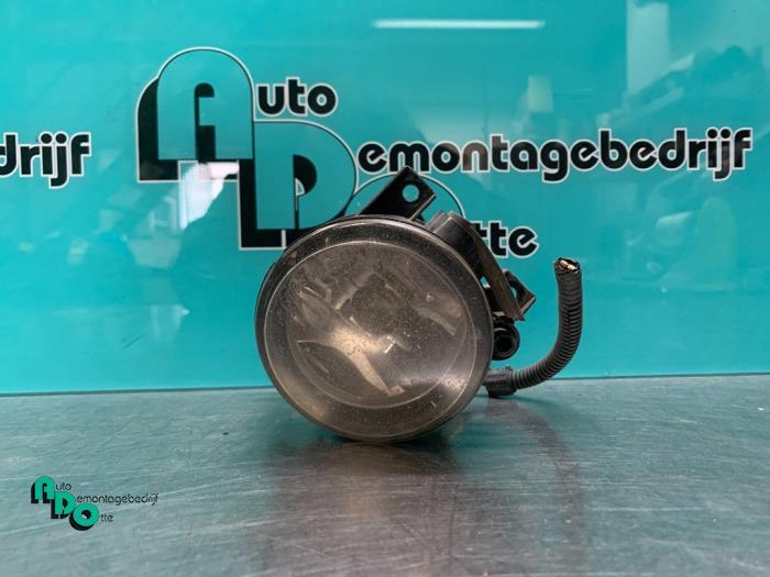 Feu antibrouillard avant droit d'un Volkswagen Caddy (Caddy, Autos : Pièces & Accessoires, Volkswagen, -, 3 mois de garantie, Utilisé