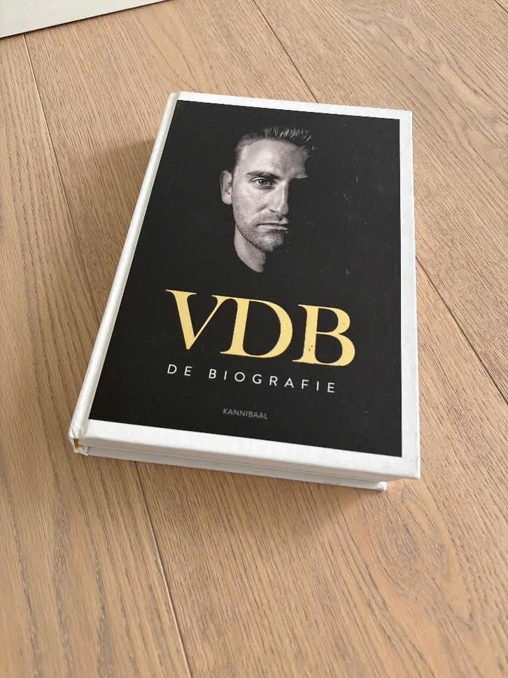 BOEK VDB De Biografie (2018), Ophalen of Verzenden