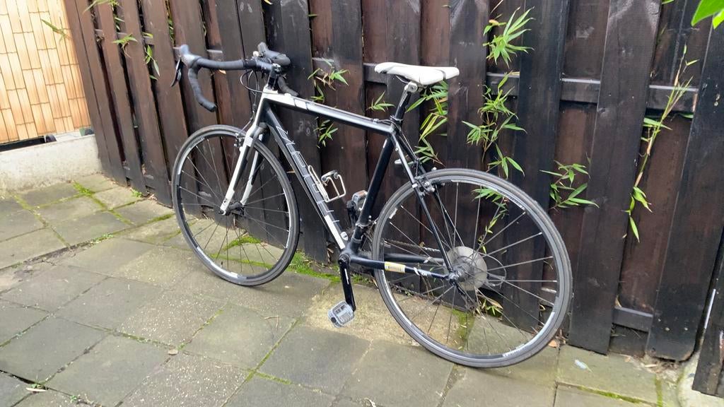 Koersfiets, Fietsen en Brommers, Ophalen, Zo goed als nieuw