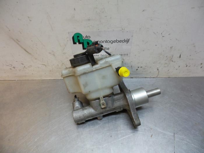 Cylindre de frein principal d'un Volkswagen Caddy (Caddy 04-, Volkswagen, -, 3 mois de garantie, Utilisé