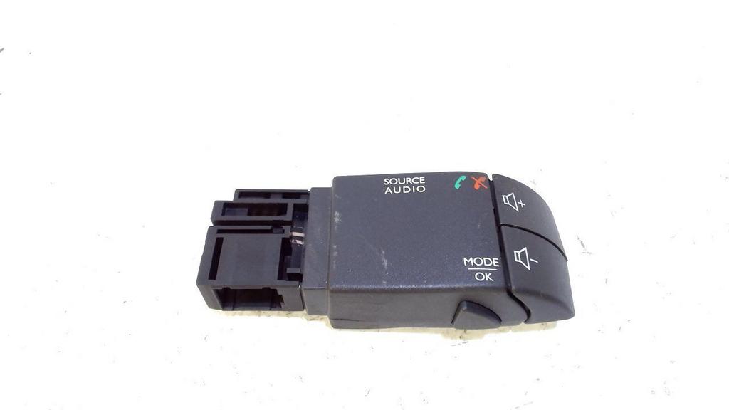 Radio bediening Renault Twingo, Enlèvement ou Envoi, Van der Ven Autorecycling B.V., Onderdelen@venauto.nl, Ettenseweg 76, 4706 PB Roosendaal, The Netherlands