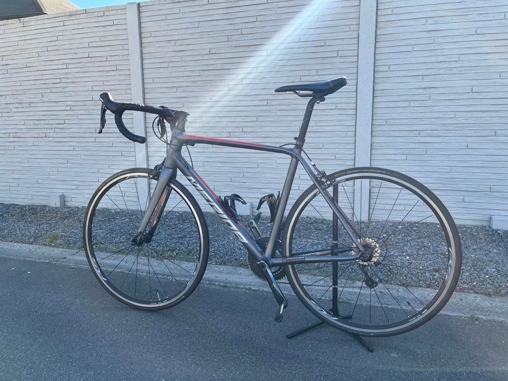 Merida Scultura 300 (2020) | 12 maand garantie, Fietsen en Brommers, 28 inch, 49 tot 53 cm, Zo goed als nieuw, 15 tot 20 versnellingen